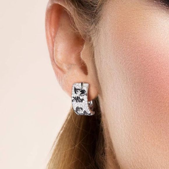🖤 Gorgeous Sterling Silver  Black &White Micro Pave Floral Earrings - Picture 1 of 13